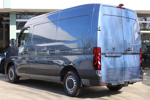 Renault MASTER T35 2.0 dCi 130 L2H2 Advance | Demo voertuig | Laadvloer en zijwandbekleding | Trekhaak | Achteruitrijcamera | Allseason banden