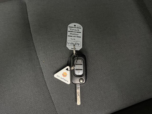 Renault MASTER 2.3DCi 150PK L2H2 Dubbele Cabine | 7-Persoons | Multimedia | Airco | Cruise | Betimmering