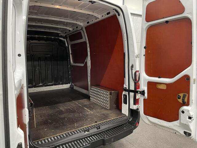Renault MASTER T35 2.3 dCi L2H2 130PK Airco Cruise Control Navigatie Parkeersensoren 2-zits