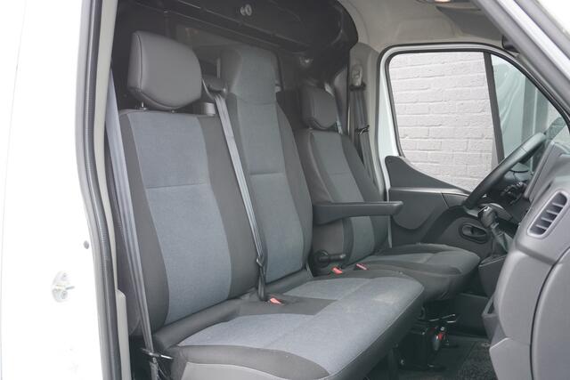 Renault MASTER 2.3 dCi 135PK L2H2 EURO 6 - Airco - Cruise - Camera - ¤ 14.950,- Excl.