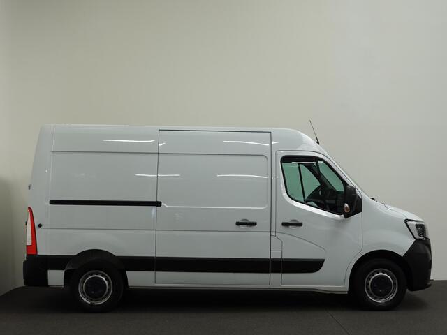 Renault MASTER T35 2.3 dCi 135PK L2H2 Airco Cruise Control Camera Nav PDC V+A Trekhaak 270° Deuren