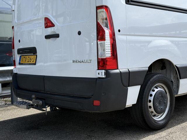 Renault MASTER T35 2.3 dCi 135 L2H2 | Navi | Carplay | Camera | Trekhaak | PDC