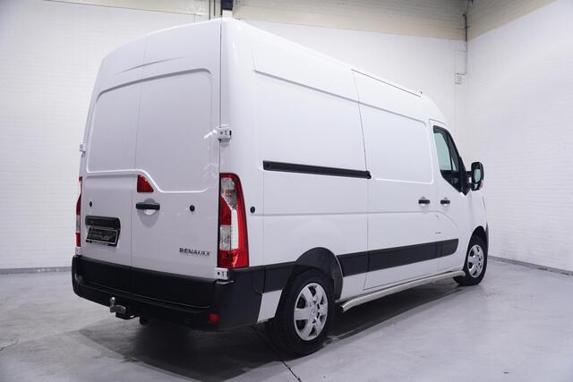 Renault MASTER 2.3 dCi 135 pk L2H2 Navi, Camera, Trekhaak, NAP BPM Vrij, Laadruimte Pakket, PDC V+A, 3-Zits