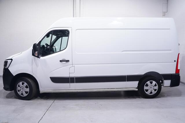 Renault MASTER 2.3 dCi 135 pk L2H2 Navi, Camera, Trekhaak, NAP BPM Vrij, Laadruimte Pakket, PDC V+A, 3-Zits
