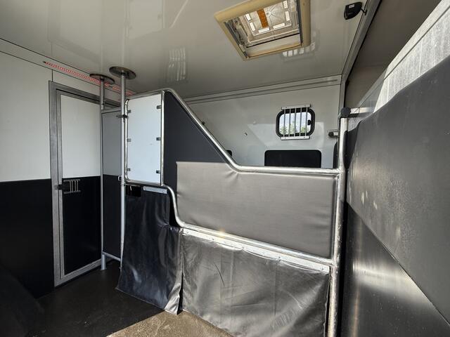 Renault MASTER | HORSETRUCK | HTI | STALLION 3XL | 2017 | HENGST | 70.835KM | MANUEEL | 3-SEAT | 130PK | L3 | BELGISCH KENTEKEN
