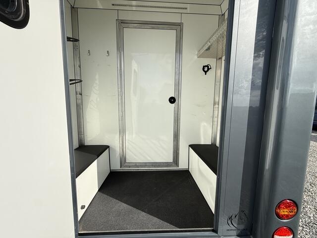 Renault MASTER | HORSETRUCK | HTI | STALLION 3XL | 2017 | HENGST | 70.835KM | MANUEEL | 3-SEAT | 130PK | L3 | BELGISCH KENTEKEN