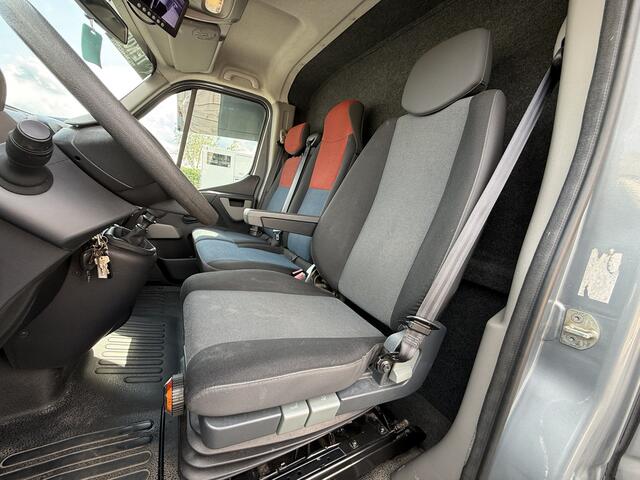 Renault MASTER | HORSETRUCK | HTI | STALLION 3XL | 2017 | HENGST | 70.835KM | MANUEEL | 3-SEAT | 130PK | L3 | BELGISCH KENTEKEN