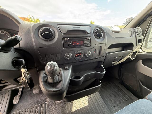 Renault MASTER | HORSETRUCK | HTI | STALLION 3XL | 2017 | HENGST | 70.835KM | MANUEEL | 3-SEAT | 130PK | L3 | BELGISCH KENTEKEN