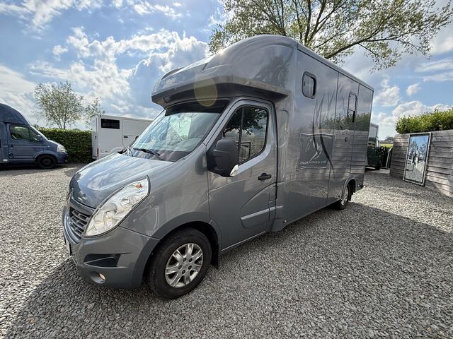 Renault MASTER | HORSETRUCK | HTI | STALLION 3XL | 2017 | HENGST | 70.835KM | MANUEEL | 3-SEAT | 130PK | L3 | BELGISCH KENTEKEN