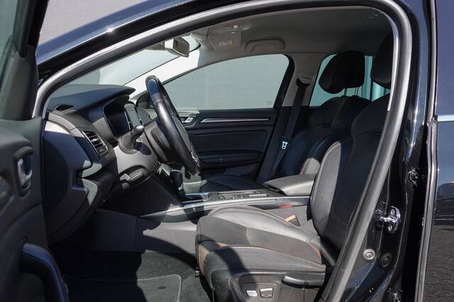 Renault MEGANE Estate 1.2TCe 132Pk Aut. | Signature Exclusiv | Leder | Head-Up display | Achteruitrijcamera | Bose-Soundsyteem | 17''