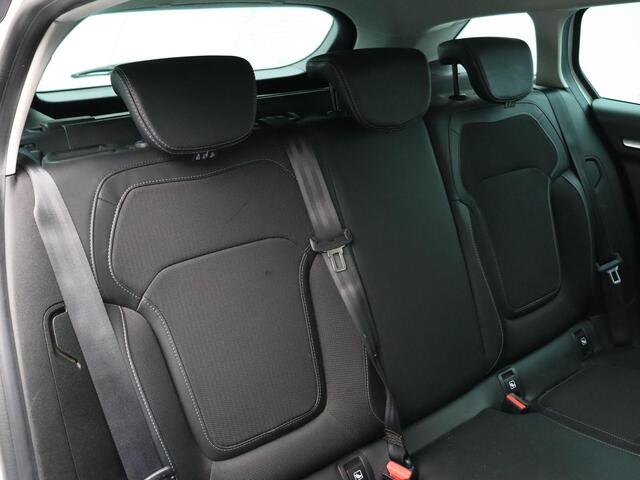 Renault MEGANE Estate E-Tech Plug-In Hybrid 160pk Intens | BOSE Premium audio | Achteruitrijcamera | 88% accu score | Parkeersensoren voor/achter | Head up Display