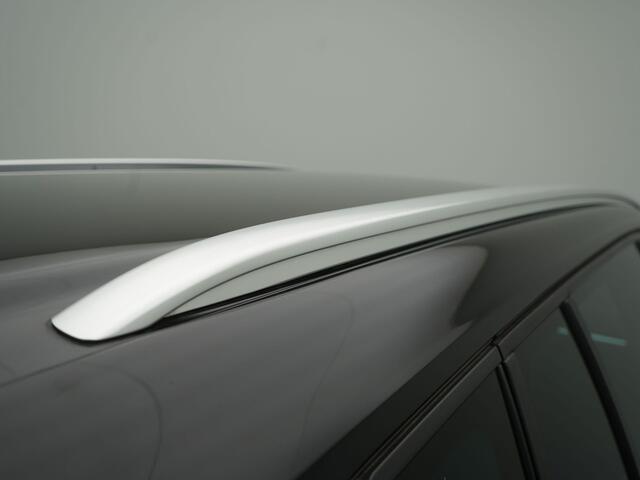 Renault MEGANE Estate 1.6 E-Tech Plug-In Hybrid 160 Intens - RIJKLAARPRIJS - Achteruitrijcamera - All Seasonbanden - Dealeronderhouden