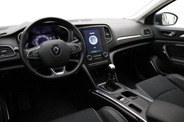 Renault MEGANE Estate 1.3 TCe Bose 140 PK | Navigatie | Trekhaak | Weinig kilometers | Climate control | Keyless | Lichtmetalen velgen | Dodehoekassistent
