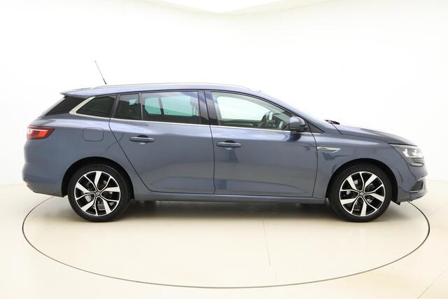 Renault MEGANE Estate 1.3 TCe Bose 140 PK | Navigatie | Trekhaak | Weinig kilometers | Climate control | Keyless | Lichtmetalen velgen | Dodehoekassistent