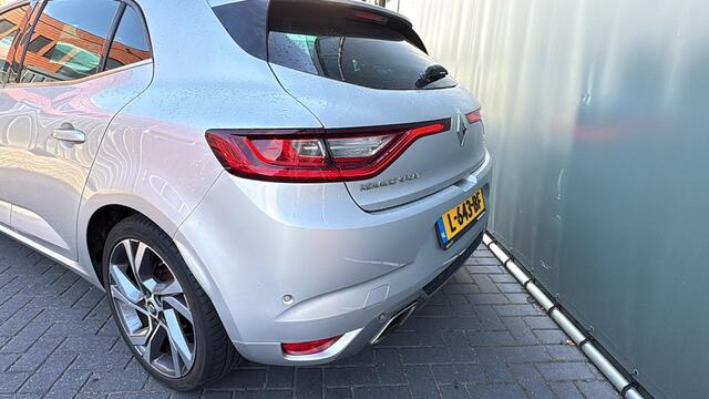 Renault MEGANE BWJ 2016 1.6 TCe 206 PK GT AUTOMAAT / NIEUW BINNEN! HUD / STOELVERW.