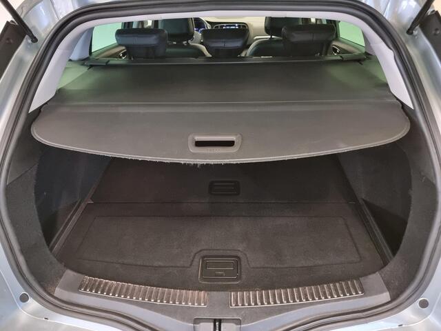 Renault MEGANE Estate 1.3 TCe Intens | Lederen bekleding | Head-up Display | Stoelverwarming |