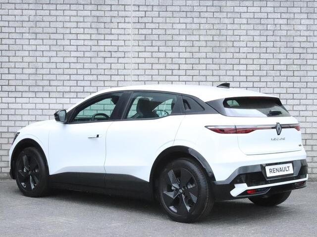 Renault MEGANE E-Tech Evolution 130pk 60 kWh Comfort Range | Stoel + Stuurverwarming | Navigatie | Parkeersensoren V + A |