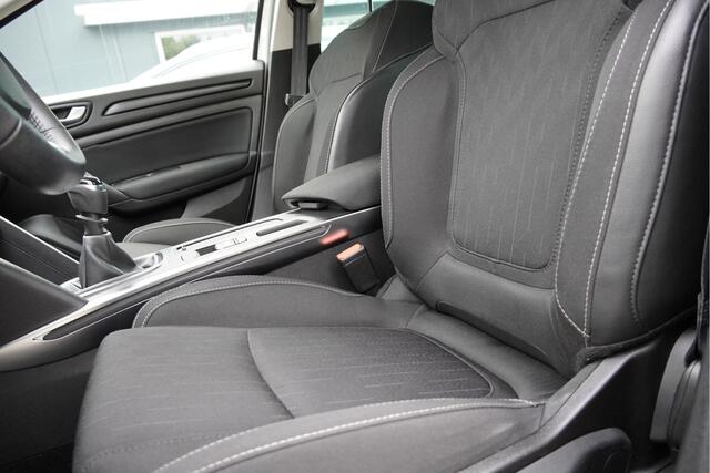 Renault MEGANE Estate 1.3 TCe Limited BJ2020 Lmv 16" | Led | Pdc | Navi | Keyless entry | Climate control | Cruise control | Extra getint glas