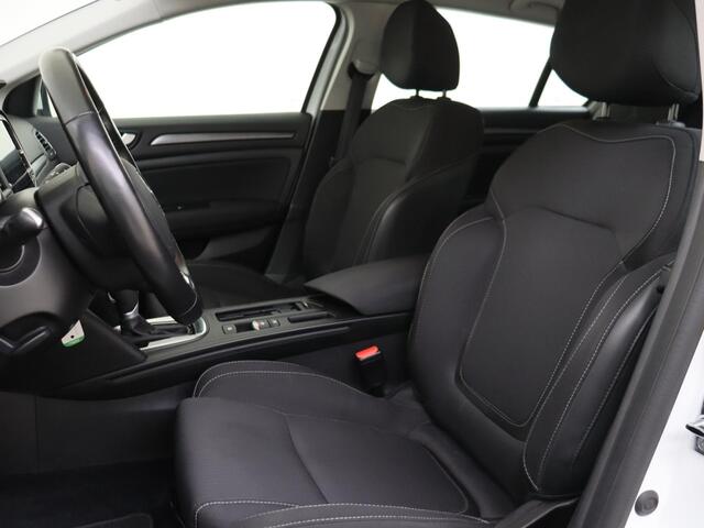 Renault MEGANE Estate E-Tech PHEV Business 160 PK Navigatie | Climate Control | Cruise Control | Parkeersensoren Voor en Achter | Keyless Entry | Apple Carplay & Android Auto