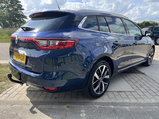 Renault MEGANE Estate 1.5 Blue dCi Bose / Trekhaak / Groot scherm / Stoelverw. / Camera / Keyless / PDC V+A / 17'' LMV /