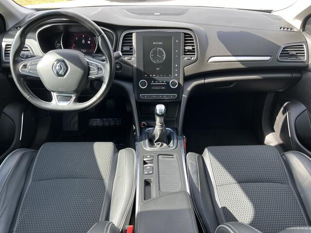 Renault MEGANE Estate 1.5 Blue dCi Bose / Trekhaak / Groot scherm / Stoelverw. / Camera / Keyless / PDC V+A / 17'' LMV /