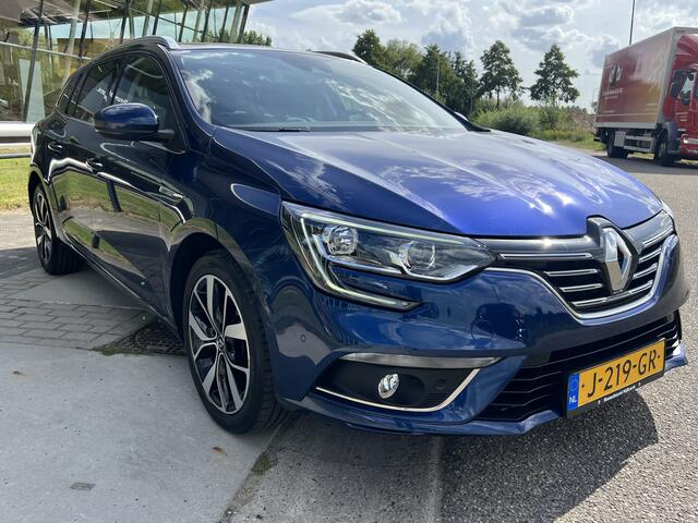 Renault MEGANE Estate 1.5 Blue dCi Bose / Trekhaak / Groot scherm / Stoelverw. / Camera / Keyless / PDC V+A / 17'' LMV /