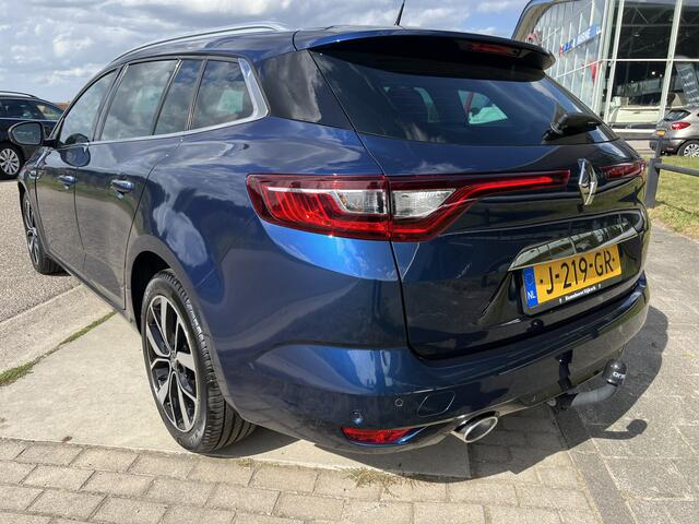 Renault MEGANE Estate 1.5 Blue dCi Bose / Trekhaak / Groot scherm / Stoelverw. / Camera / Keyless / PDC V+A / 17'' LMV /
