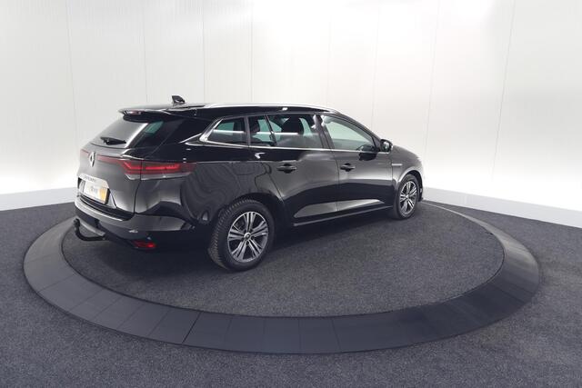 Renault MEGANE Estate TCe 140 Intens | Trekhaak | Camera | Dodehoekdetectie | Apple Carplay | Pack Winter