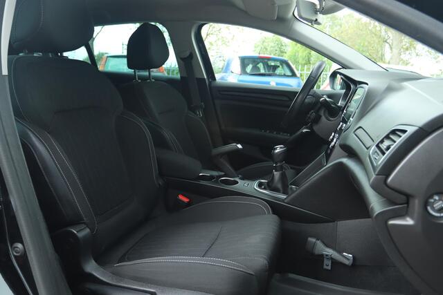 Renault MEGANE ESTATE 1.3 TCE LIMITED | CARPLAY | KEY-LESS | NAVI | PDC | CRUISE | PDC