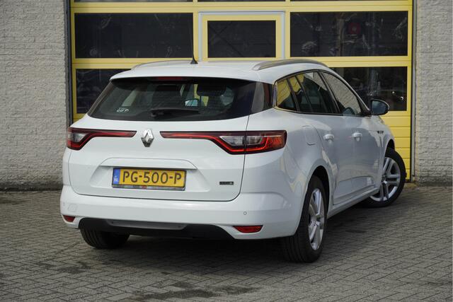 Renault MEGANE Estate 1.5 dCi Eco2 Zen BJ2017 Led | Pdc | Navi | Climate control | Cruise control | Getint glas | Distributieriem is vervangen!