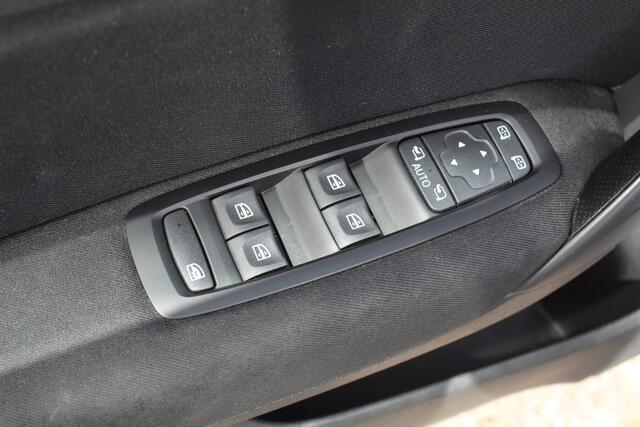 Renault MEGANE Estate 1.2 TCe Limited//Navi//Stoelverwarming!