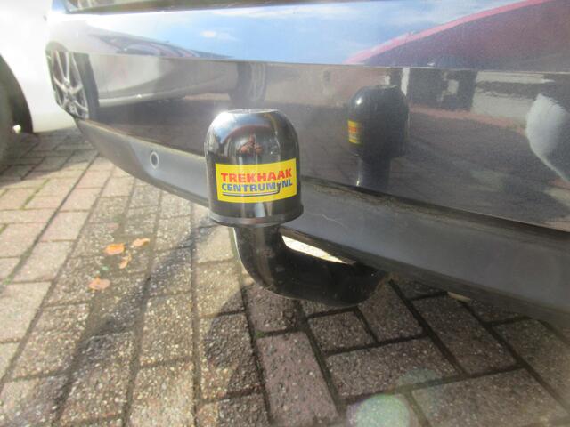 Renault MEGANE Estate 1.2 TCe Limited | Clima-Airco | Navigatie | Parkeersensoren | Incl. Garantie | Trekhaak | 6-Bak |