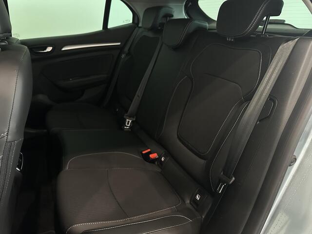 Renault MEGANE 1.6 E-Tech Plug-In Hybrid 160 Intens | Navigatie 9,3" | Head-Up Display | Dodehoek Detectie | Parkeersensoren voor, achter en achteruitrijcamera