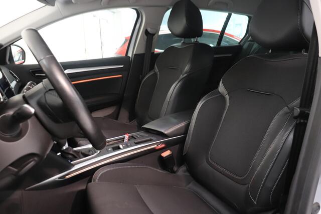 Renault MEGANE Estate 1.3 TCe 140 Techno | Camera | Stoelverwarming | Climate control | AppleCarplay AndroidAuto | Cruise control |