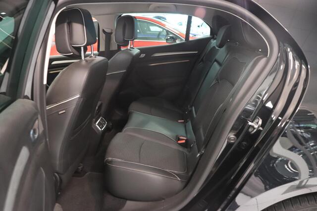 Renault MEGANE 1.3 TCe Bose | Camera | Automaat | BOSE audio | Navigatie | Trekhaak | Key-less | Climate control |