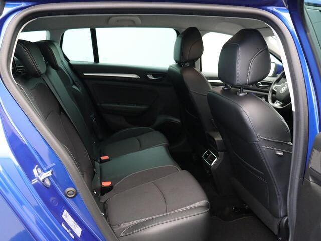 Renault MEGANE Estate 1.3 TCe 140 Techno | Dode hoek | Achteruitrij camera | Clima | Navigatie | Stoel en stuurwiel verwarming | LED.