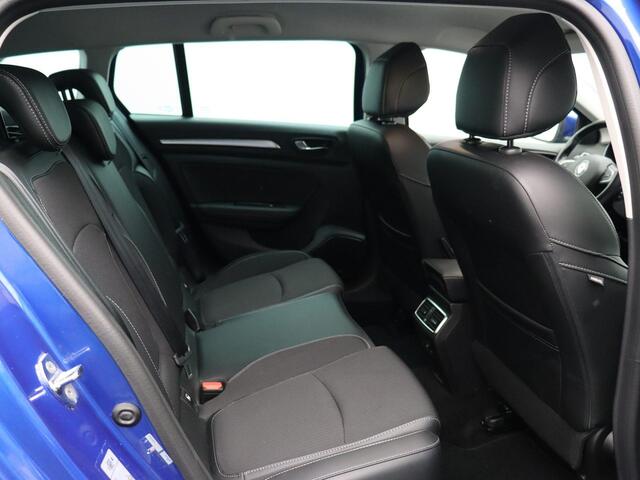 Renault MEGANE Estate TCe 140pk Techno | Dode hoek | Achteruitrij camera | Clima | Navigatie | Stoel en stuurwiel verwarming | LED.