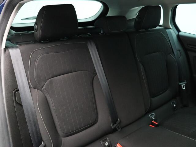 Renault MEGANE Estate TCe 140pk Limited | Stoelverwarming | 1700kg geremd | Dealer onderhouden | Navigatie |