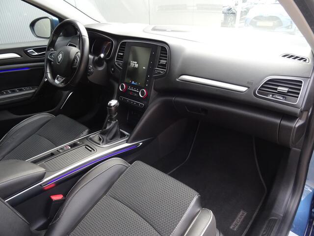 Renault MEGANE Estate 1.2 TCe Bose * HEAD-UP * TREKHAAK * STOEL VERW. !!