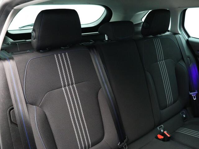 Renault MEGANE Estate 1.3 TCe GT-Line | Dode hoek | Bose | Panoramisch-dak | LED | Achteruitrij camera | Trekhaak | 1.700KG trekgewicht.