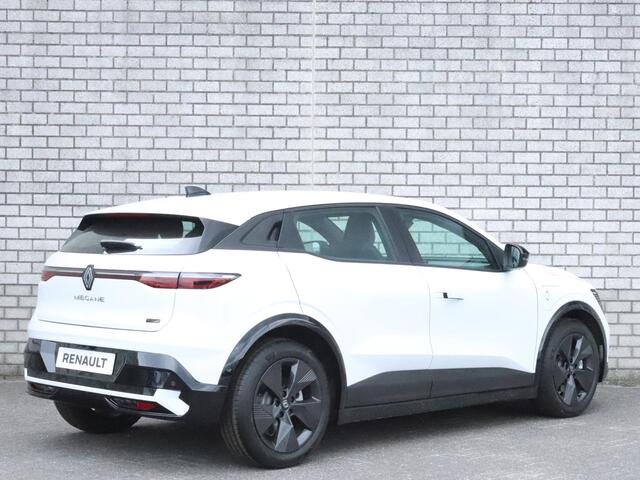 Renault MEGANE E-Tech Evolution 130pk 60 kWh Comfort Range | Stoel + Stuurverwarming | Navigatie | Parkeersensoren V + A |