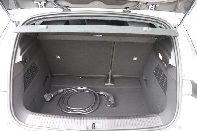 Renault MEGANE E-Tech Evolution 130pk 60 kWh Comfort Range | Stoel + Stuurverwarming | Navigatie | Parkeersensoren V + A |