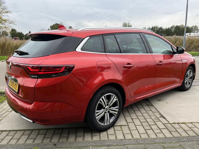 Renault MEGANE Estate 1.5 Blue dCi Intens / Automaat / Camera / Apple Carplay - Android Auto / Bose / Keyless / 16'' LMV /