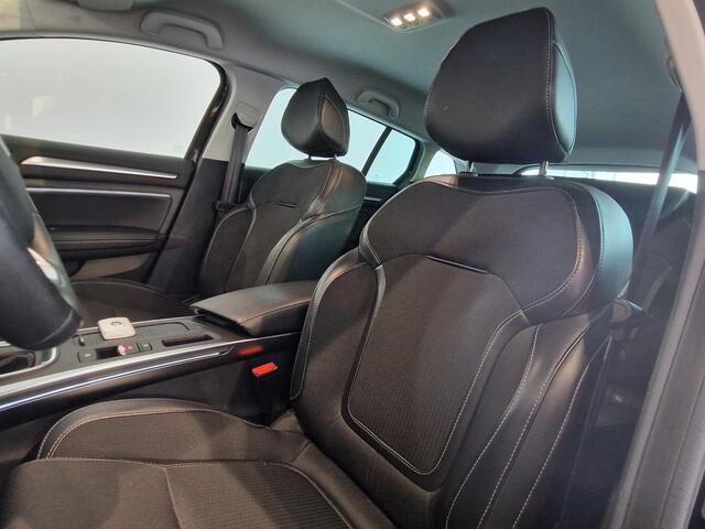 Renault MEGANE Estate 1.3 TCe 140 Techno TREKHAAK | DODEHOEK DETECTIE | NAVIGATIE | CLIMATE CONTROL