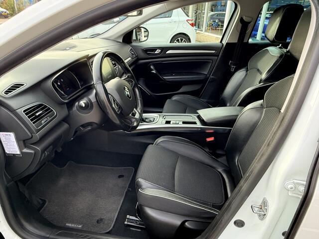 Renault MEGANE Estate 1.3 TCe 160pk Bose Edition | Automaat | Pano | Half Leder | Keyless | Stoelverwarming | Apple Carplay | Camera | Trekhaak