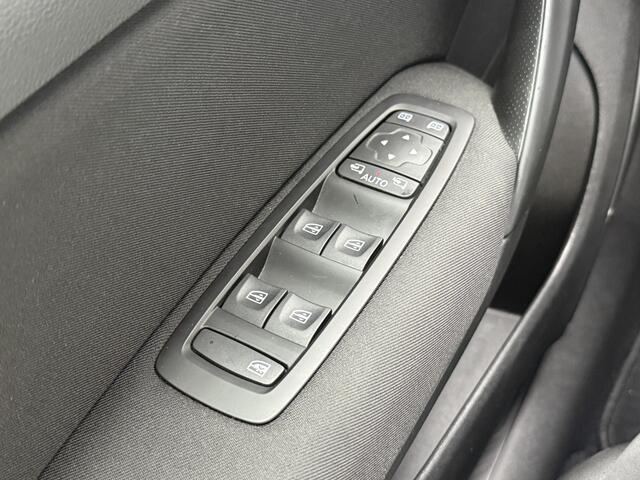 Renault MEGANE Estate BWJ 2023 1.3 TCe 140 PK Equilibre NIEUW BINNEN!