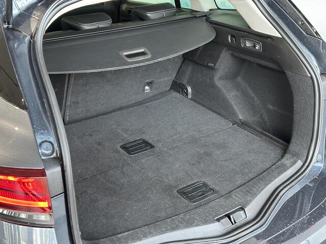 Renault MEGANE Estate 1.3 TCe 140 Techno AUTOMAAT | TREKHAAK | NAVIGATIE | PARKEERSENSOREN RONDOM | ACHTERUITRIJCAMERA | APPLE CARPLAY/ANDROID AUTO