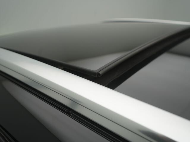 Renault MEGANE Estate TCe 140 Bose - RIJKLAARPRIJS - Achteruitrijcamera - Elektrisch Glazen Schuif/Kanteldak - Dealeronderhouden