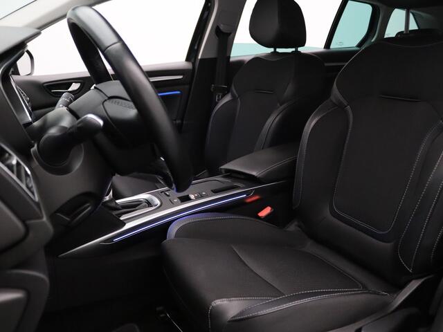 Renault MEGANE Estate 160pk E-Tech Plug-In Hybrid Intens Automaat Head-Up | Camera | Cruise | Parkeersens. v+a | Stoel-/stuurverw.