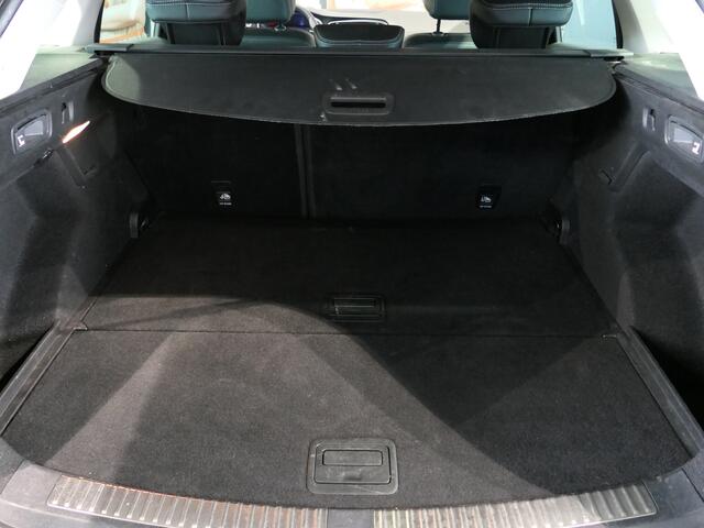 Renault MEGANE Estate 1.3 TCe Intens * Vraag naar beschikbaarheid * - Camera, dode hoek detector, head-up display, parkeerassistent